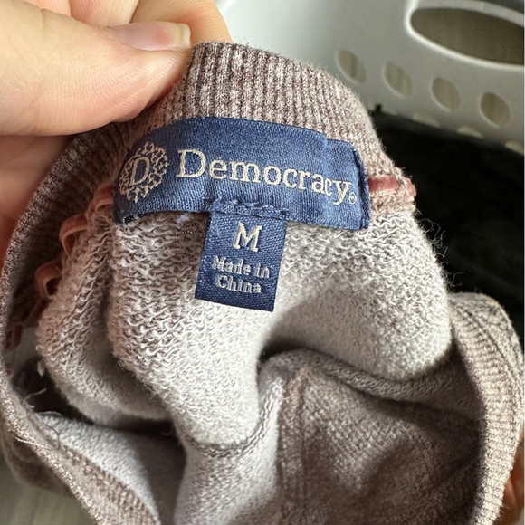 Democracy Gray Floral‎ Sweatshirt Size M H2 - Picture 4 of 6